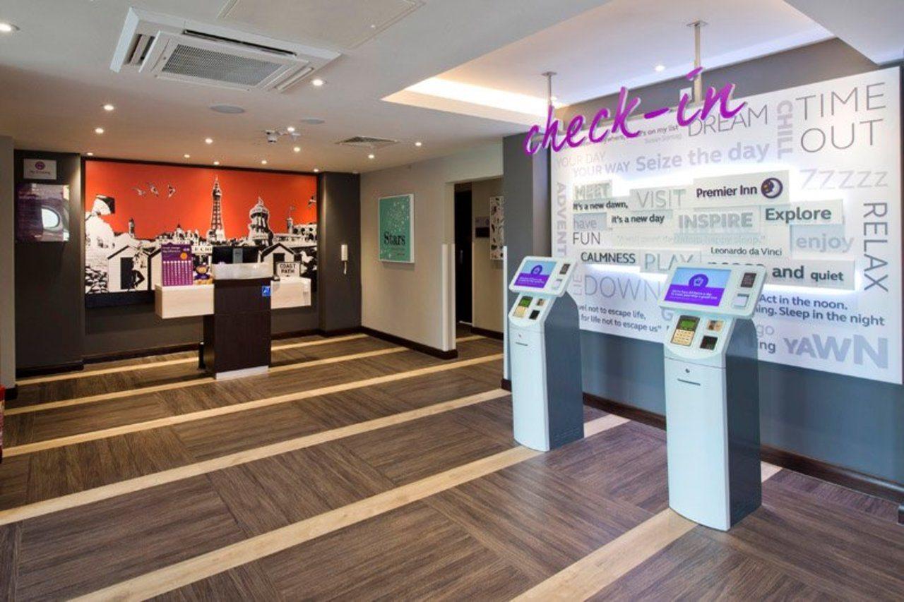 Premier Inn Холихед Экстерьер фото